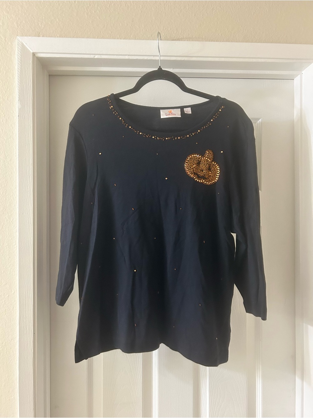 Quacker Factory black top with Beaded Pumpkin Accent
